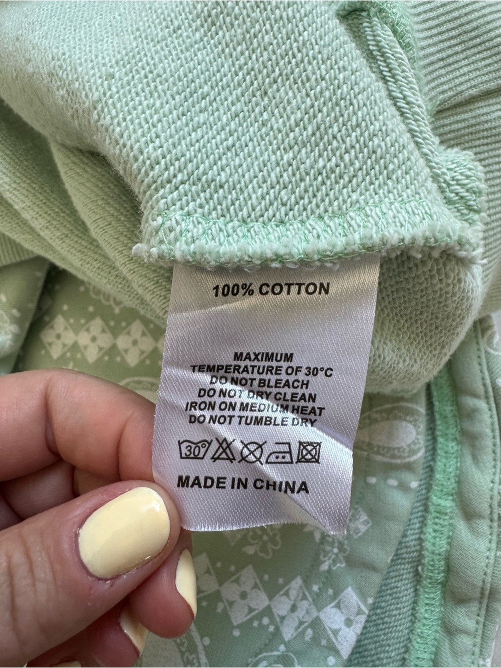 Maddy Jae Aloe Bandana Sweatshirt and Shorts Set Green Size Small S - Picture 7 of 7